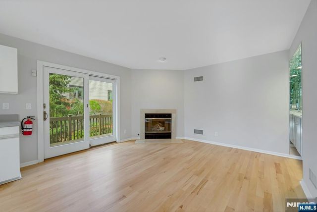 18 Peach Hill Court, Ramsey, NJ 07446