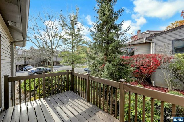 18 Peach Hill Court, Ramsey, NJ 07446