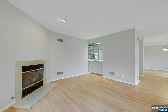 18 Peach Hill Court, Ramsey, NJ 07446