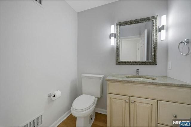 18 Peach Hill Court, Ramsey, NJ 07446