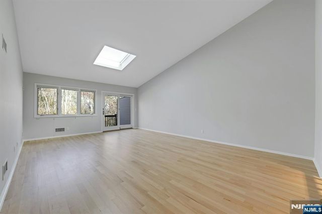 18 Peach Hill Court, Ramsey, NJ 07446