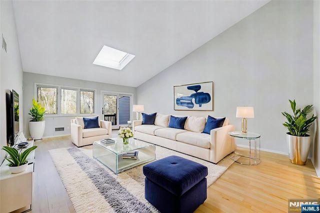 18 Peach Hill Court, Ramsey, NJ 07446