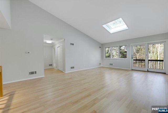 18 Peach Hill Court, Ramsey, NJ 07446