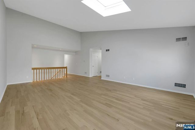 18 Peach Hill Court, Ramsey, NJ 07446