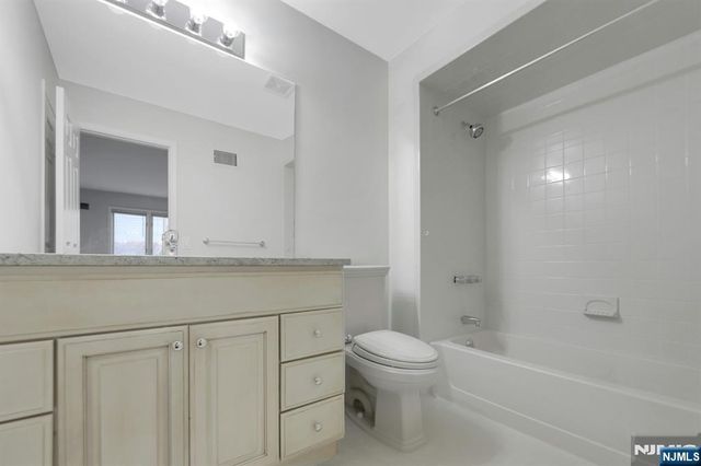 18 Peach Hill Court, Ramsey, NJ 07446