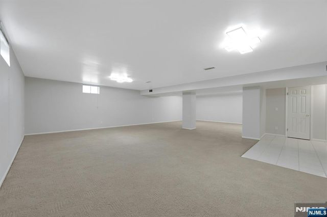 18 Peach Hill Court, Ramsey, NJ 07446