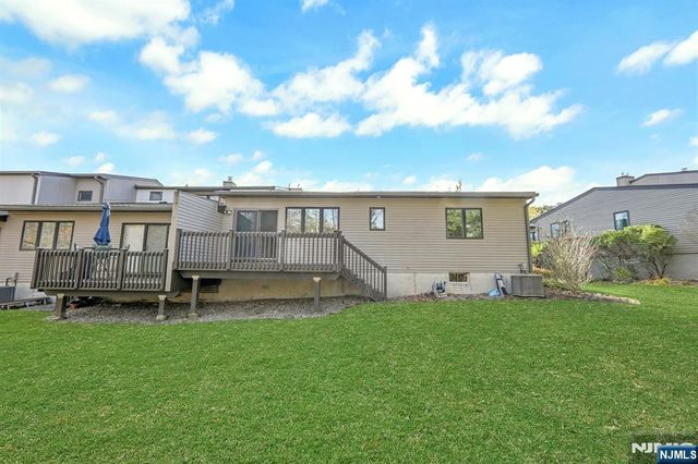 18 Peach Hill Court, Ramsey, NJ 07446