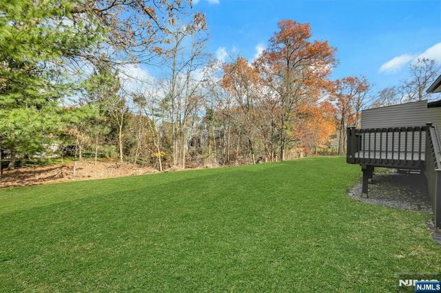 18 Peach Hill Court, Ramsey, NJ 07446