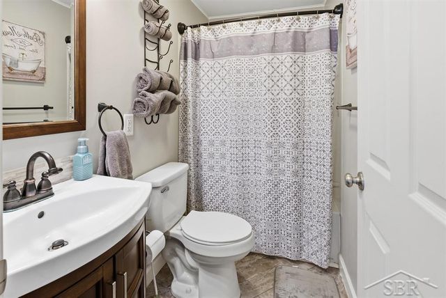 4967 N Mid Bay County Line Road, Midland, MI 48642