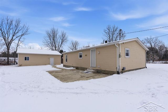 4967 N Mid Bay County Line Road, Midland, MI 48642