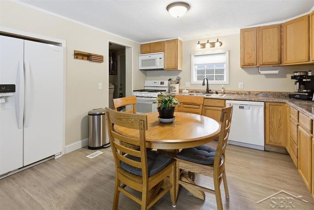 4967 N Mid Bay County Line Road, Midland, MI 48642