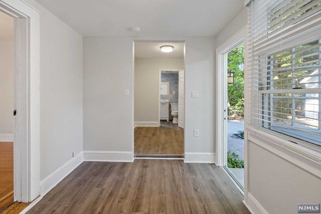 1095 Lambert Road, Teaneck, NJ 07666
