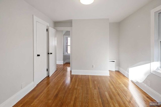 1095 Lambert Road, Teaneck, NJ 07666