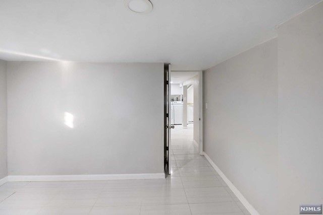 1095 Lambert Road, Teaneck, NJ 07666