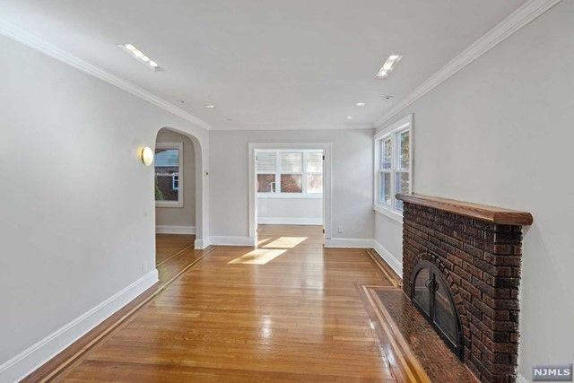 1095 Lambert Road, Teaneck, NJ 07666