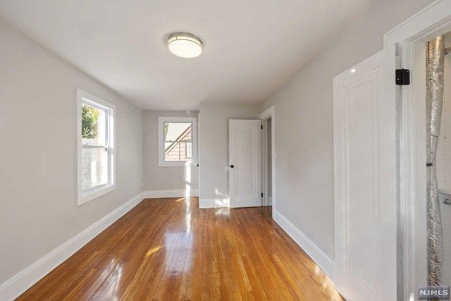 1095 Lambert Road, Teaneck, NJ 07666