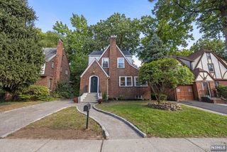 1095 Lambert Road, Teaneck, NJ 07666