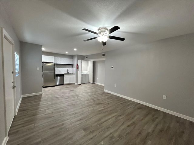 2810 Beauchamp Street 4, Houston, TX 77009