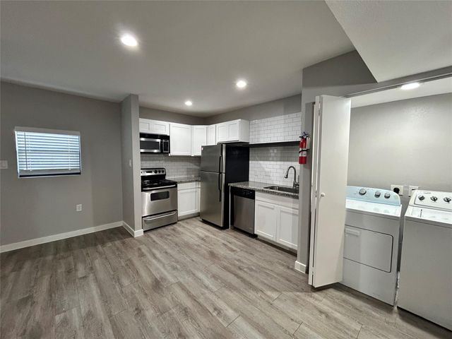 2810 Beauchamp Street 4, Houston, TX 77009