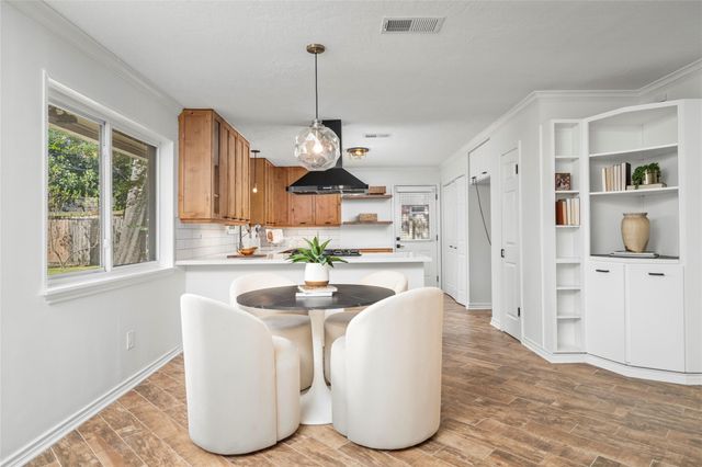 10519 Londonderry Drive, Houston, TX 77043