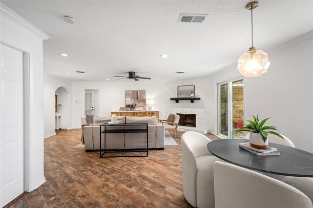 10519 Londonderry Drive, Houston, TX 77043