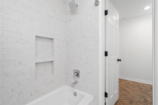 10519 Londonderry Drive, Houston, TX 77043