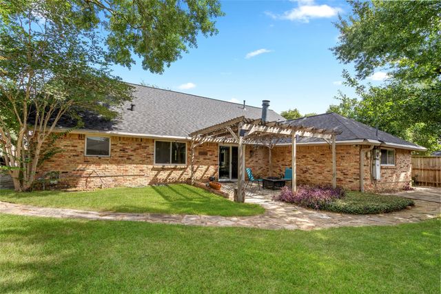 10519 Londonderry Drive, Houston, TX 77043