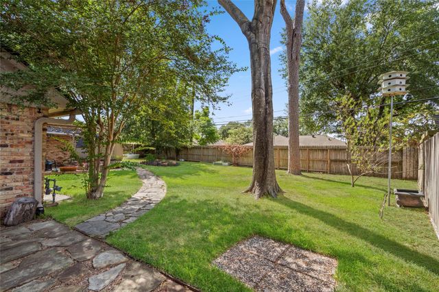 10519 Londonderry Drive, Houston, TX 77043