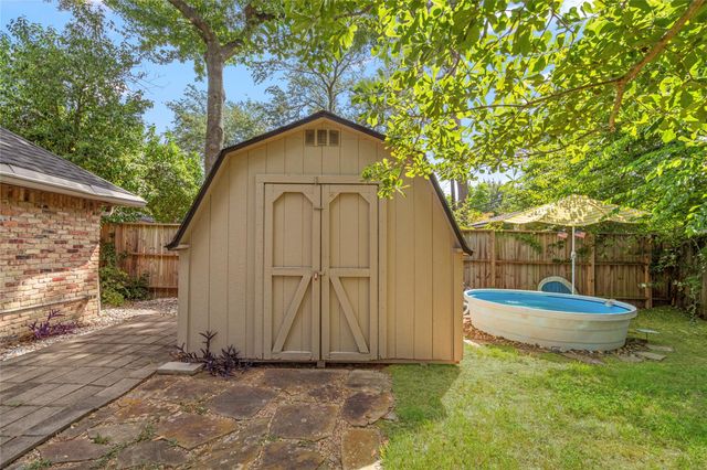 10519 Londonderry Drive, Houston, TX 77043