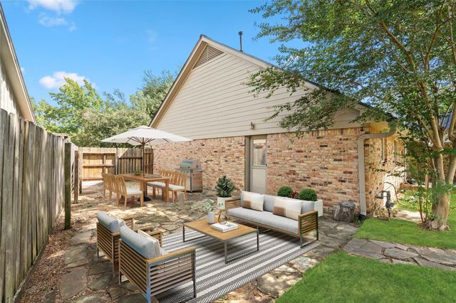 10519 Londonderry Drive, Houston, TX 77043
