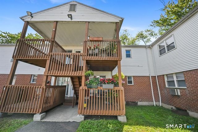 15 Cherry Hill Drive 2A, Bridgeport, CT 06606