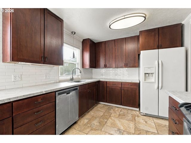 5375 Sw ERICKSON Ave, Beaverton, OR 97005