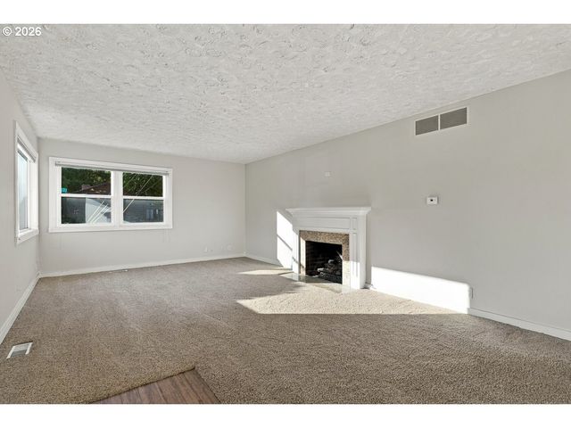 5375 Sw ERICKSON Ave, Beaverton, OR 97005