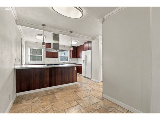5375 Sw ERICKSON Ave, Beaverton, OR 97005