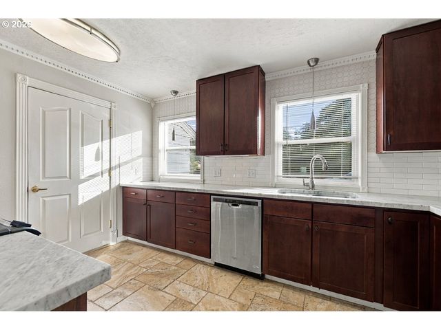 5375 Sw ERICKSON Ave, Beaverton, OR 97005