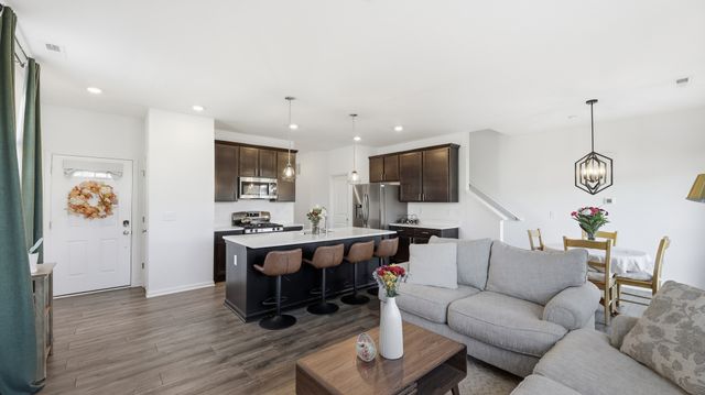 120 Kingsport Drive, South Elgin, IL 60177