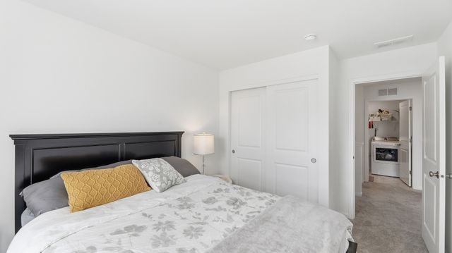 120 Kingsport Drive, South Elgin, IL 60177