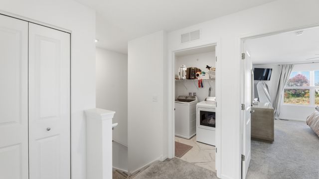 120 Kingsport Drive, South Elgin, IL 60177