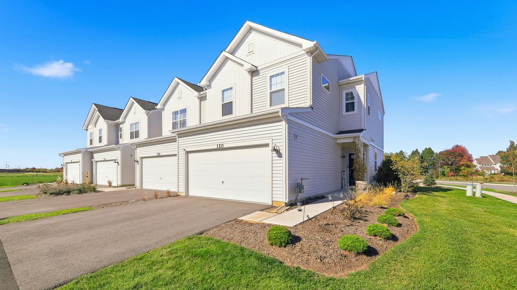 120 Kingsport Drive, South Elgin, IL 60177
