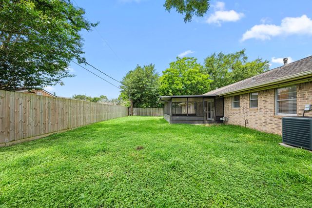 1009 Frances Street, Deer Park, TX 77536