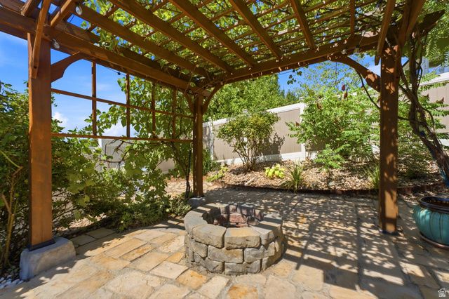 1633 N 400 W, Farmington, UT 84025