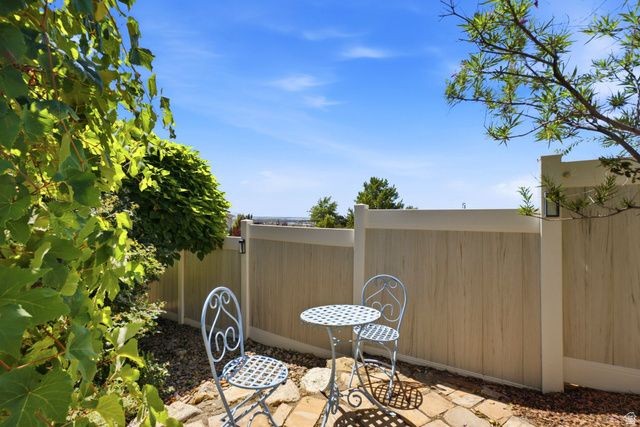 1633 N 400 W, Farmington, UT 84025