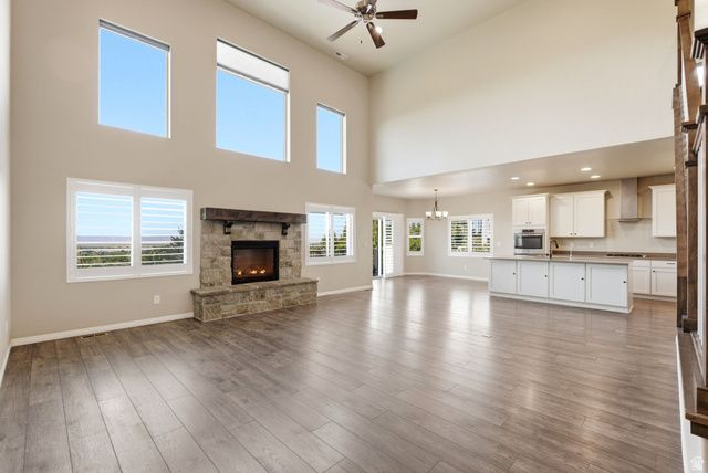 1633 N 400 W, Farmington, UT 84025