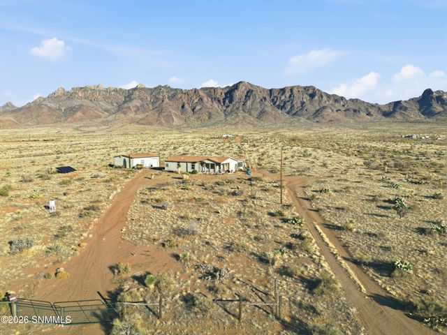 11725 SE Marigold Road, Deming, NM 88030