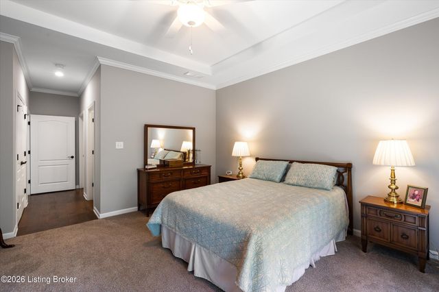 9328 Cross Meadows Cir, Louisville, KY 40291