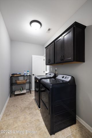 9328 Cross Meadows Cir, Louisville, KY 40291