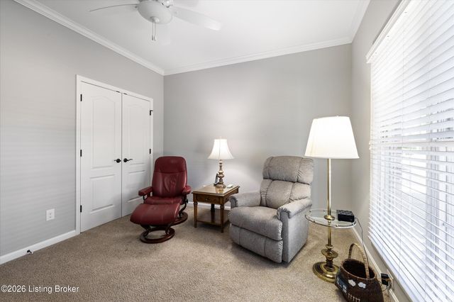 9328 Cross Meadows Cir, Louisville, KY 40291