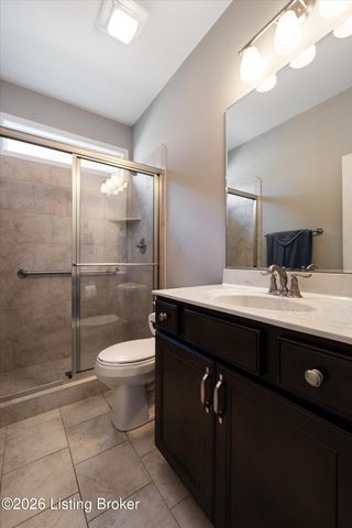 9328 Cross Meadows Cir, Louisville, KY 40291