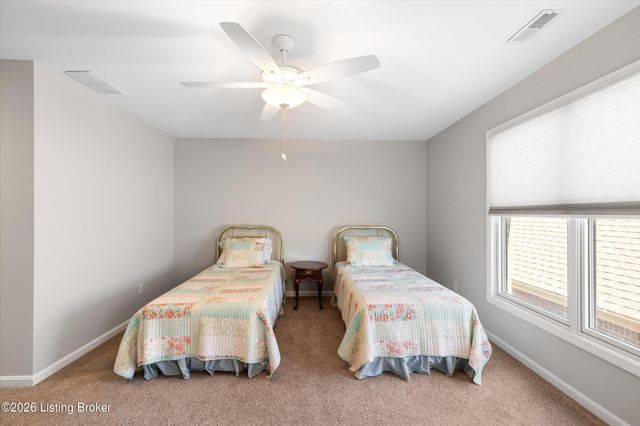 9328 Cross Meadows Cir, Louisville, KY 40291