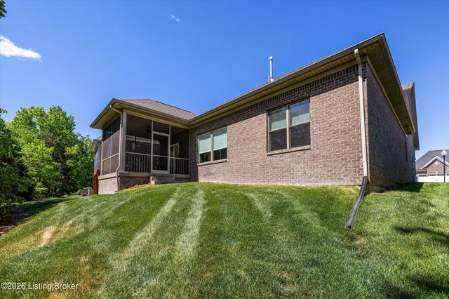 9328 Cross Meadows Cir, Louisville, KY 40291